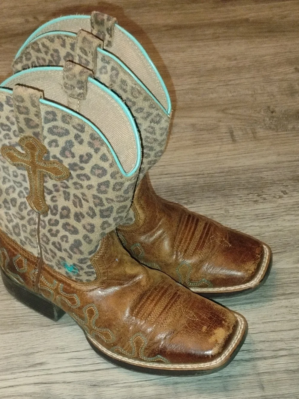 Ariat Leopard Print Western Cowgirl Boots with Turquoise Trim Girl Size 2